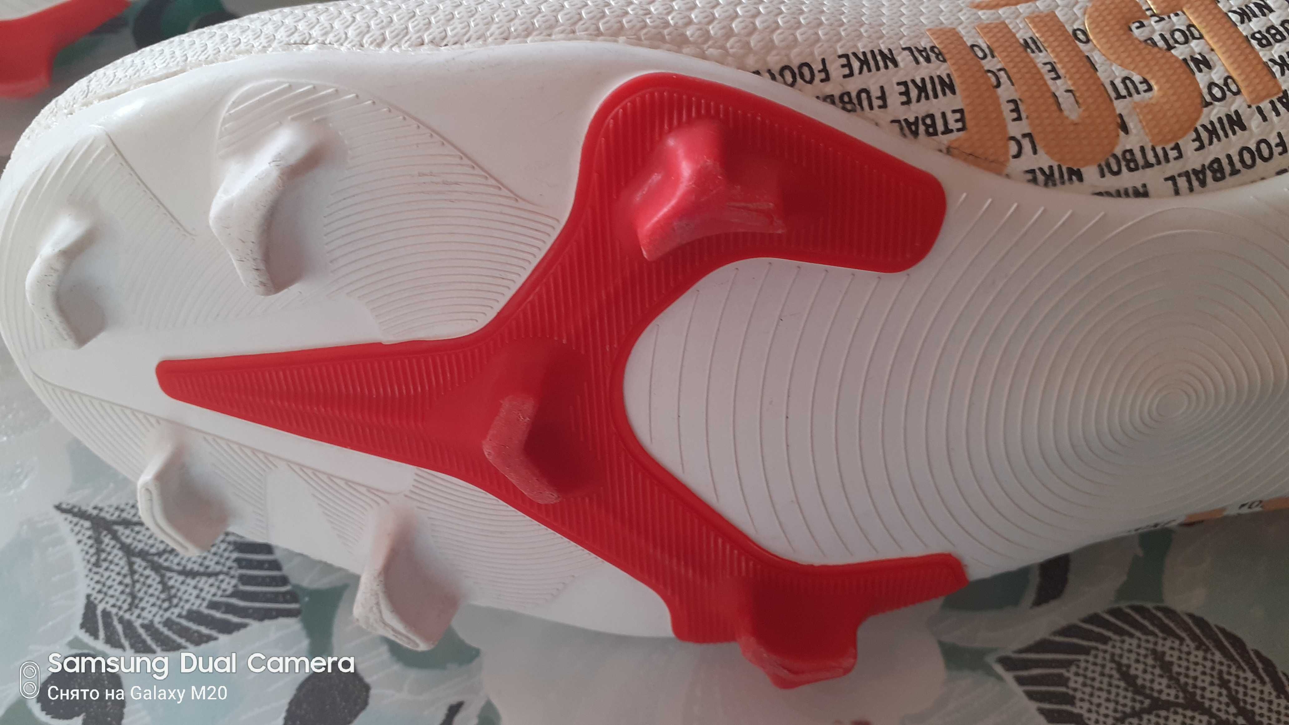 Продам футбольные бутсы Nike