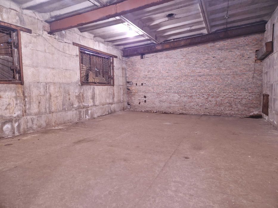 Виробничі, складські приміщення, ангари, промислові майданчики, офіси