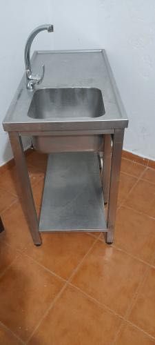 Bancada de inox com lava louça