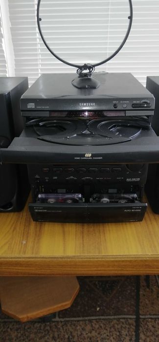 МУЗИЧНИЙ ЦЕНТР SAMSUNG MAX-555 — звук 2х70 Вт, 2 мікрофонні входи