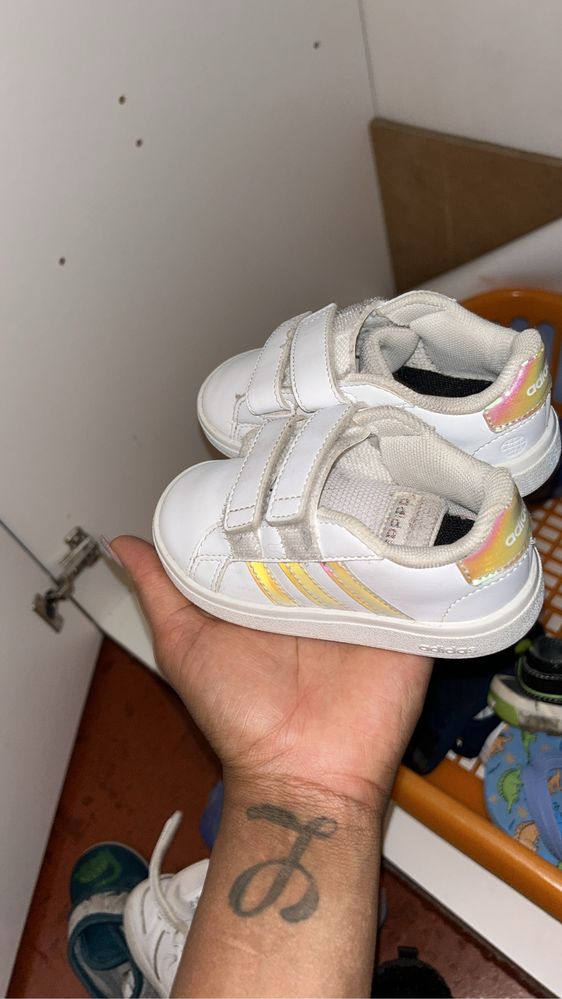 Tenis de bebe para vender pouco uso