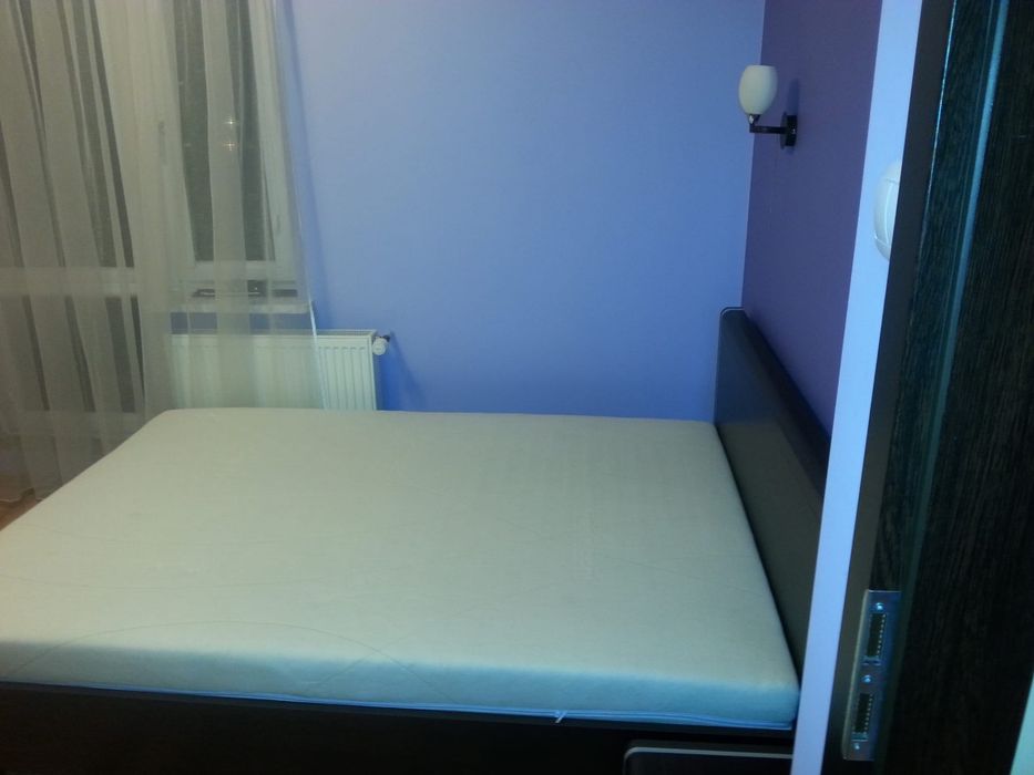 Sprzedam łóżko + materac 140x200