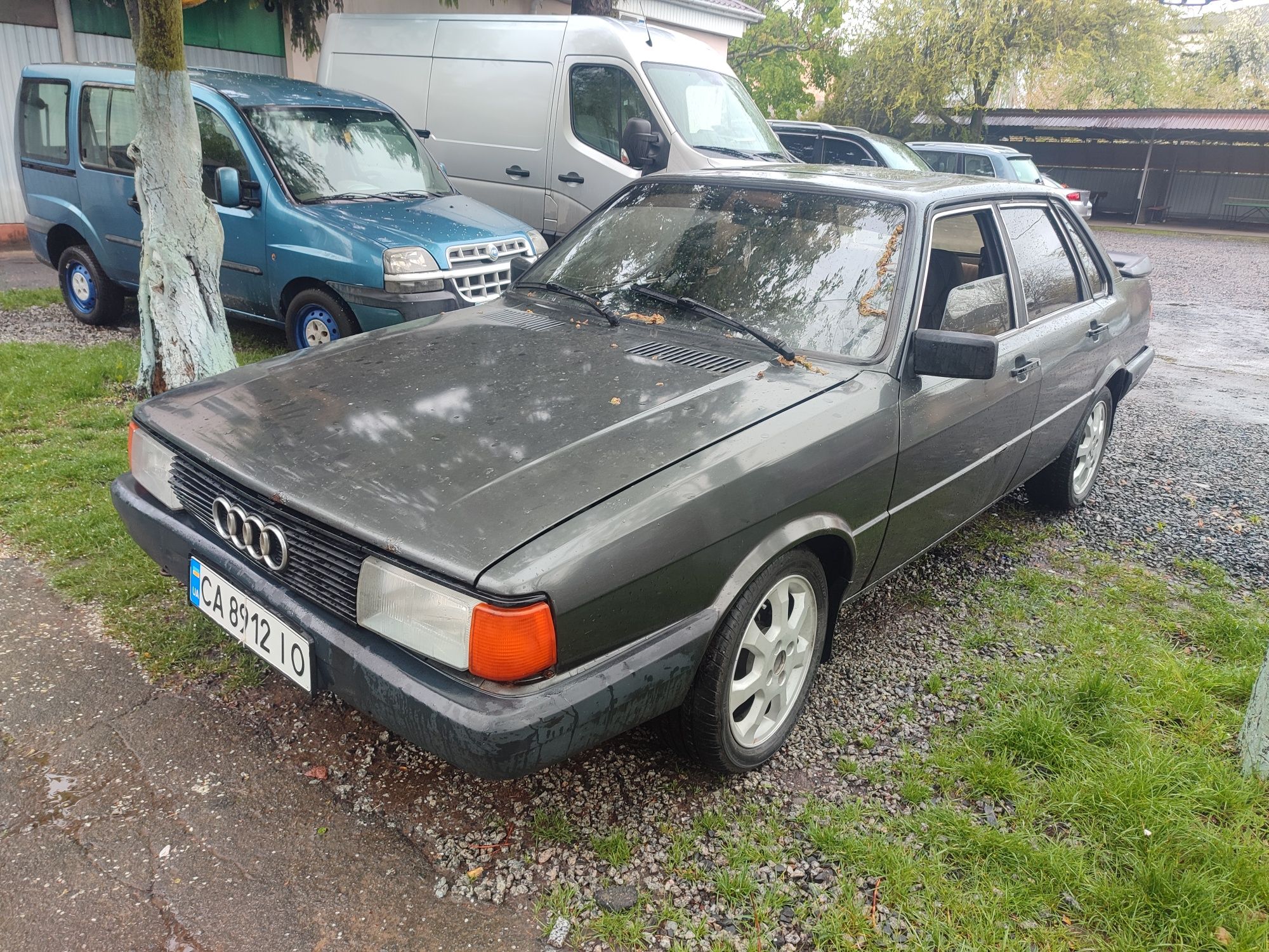 Audi 80 бензин карбюратор 1.8 1985