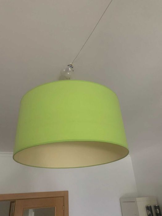 candeiro de teto verde