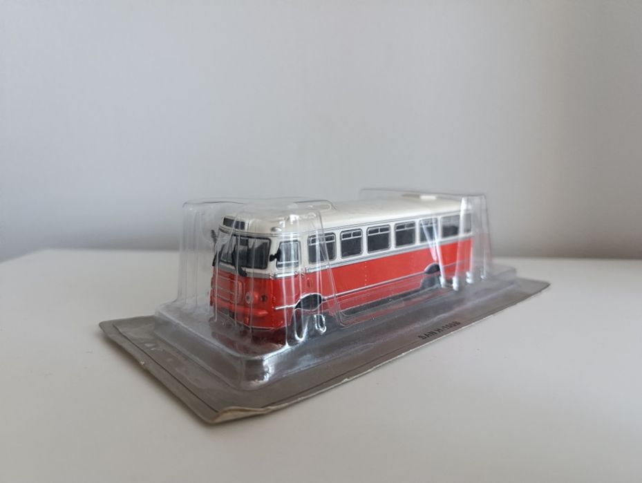 model kultowego San H-100B Model wykonany z metalu. Zabawka resorak au