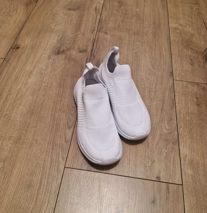Białe buty chłopięce/męskie Vty rozmiar 40