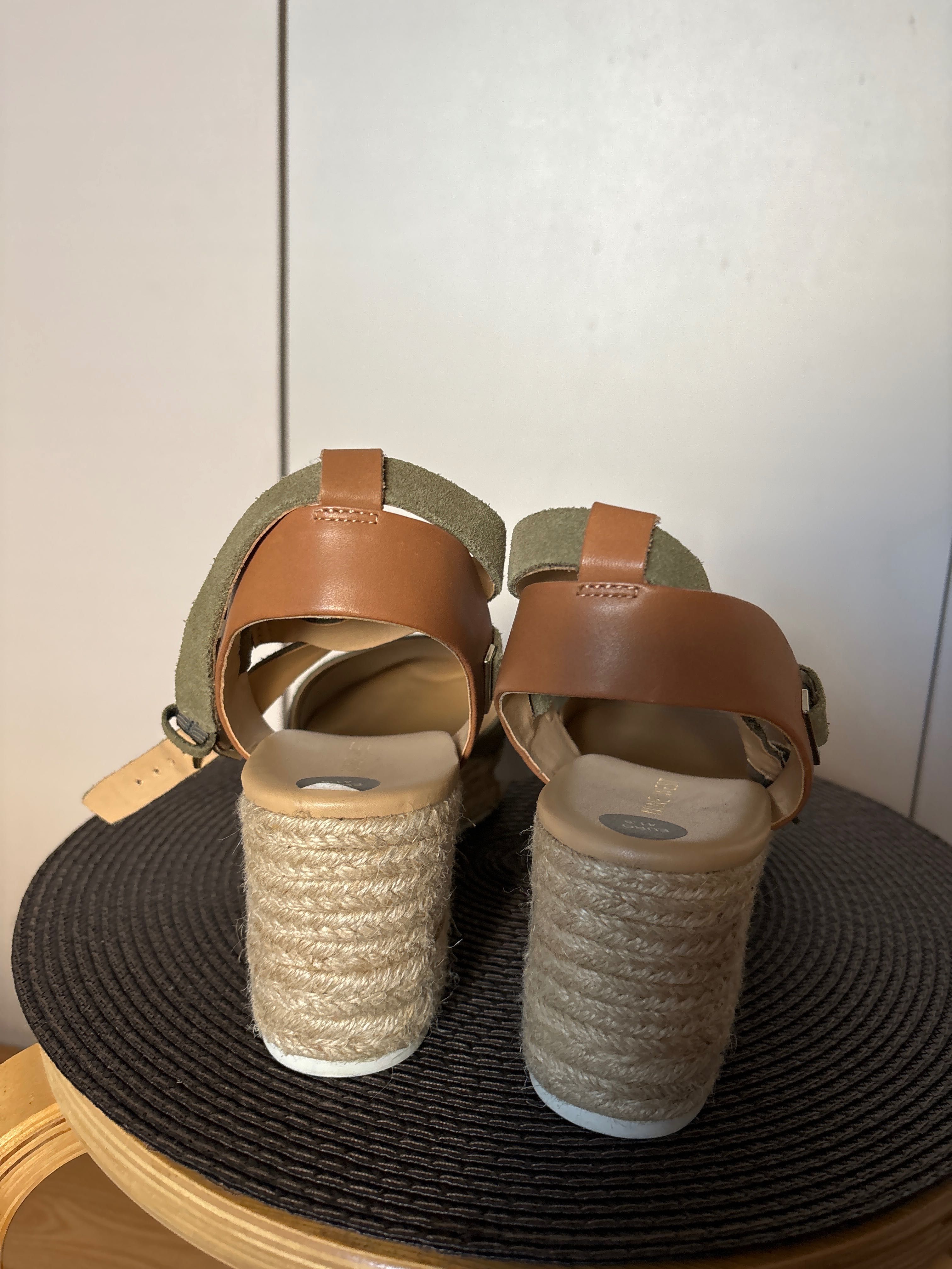Buty damskie na koturnie