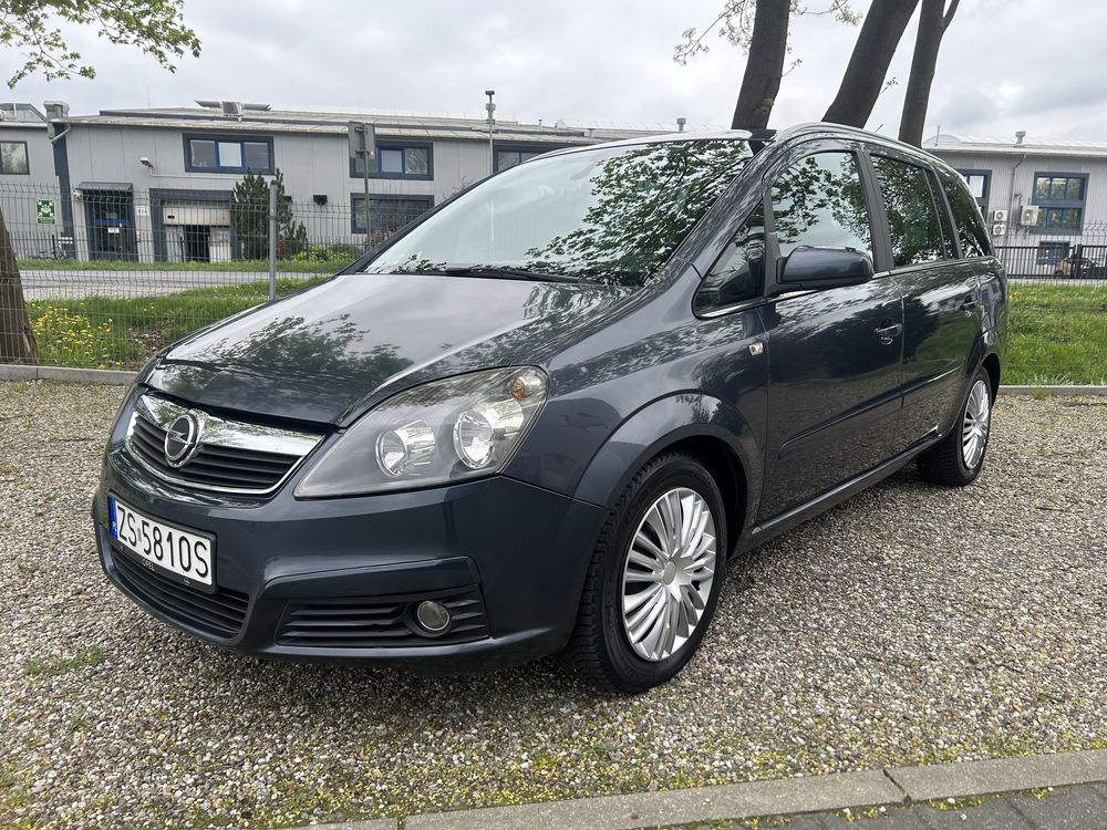 Opel Zafira B 1.9 cdti 150km cosmo 7 osobowy hak zadbana