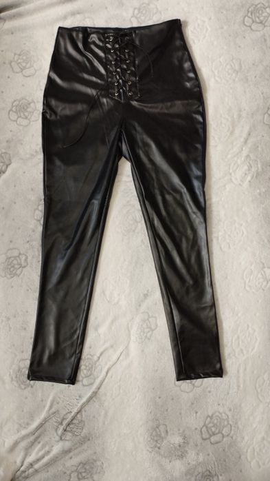 стильні шкіряні штани,нові з біркою,розмір 44-46