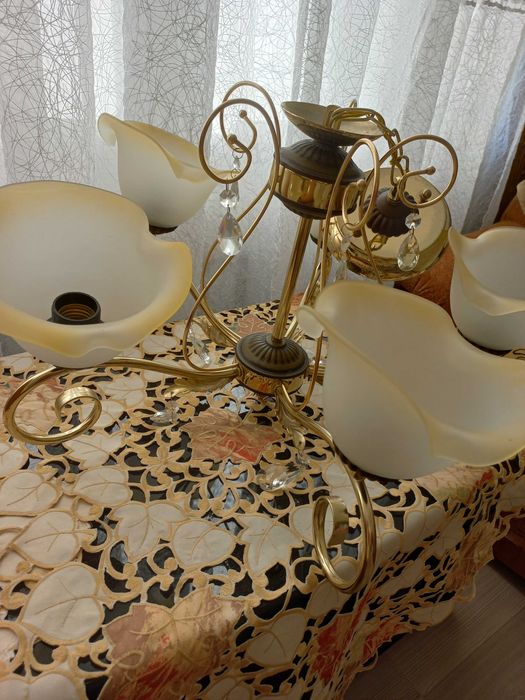 Продаю велику люстру