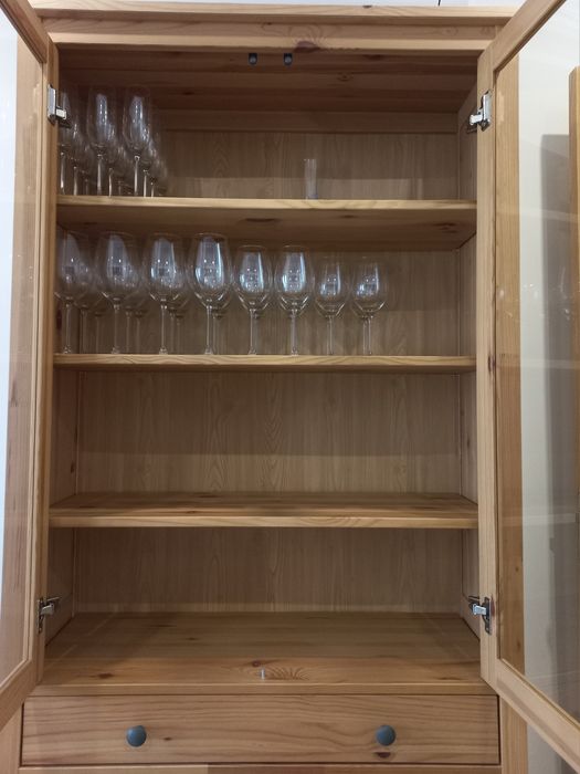 Vitrina com 3 gavetas