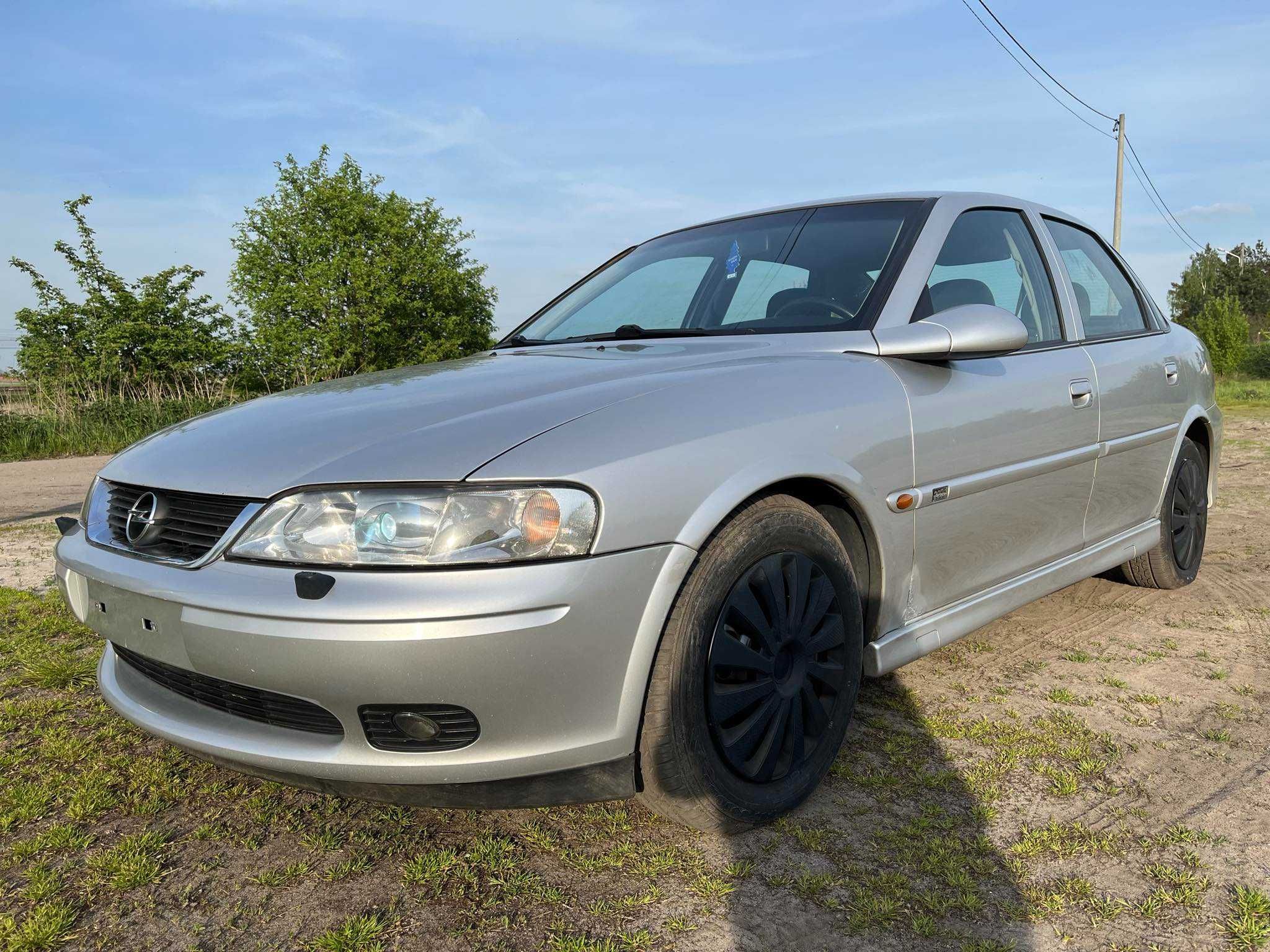 Sedan 1,8 125KM, xenon, klimatronik,  z Niemiec.