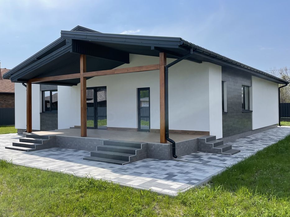 Продам будинок на Спартака біля Дендропарку.