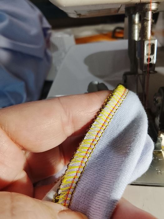 Швейна машина оверлок 4 нитки ЮКІ МО-51-е