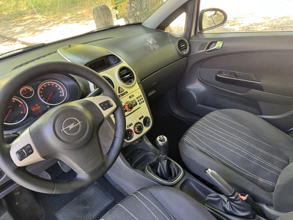 Opel corsa D 1.3CDTi 2008