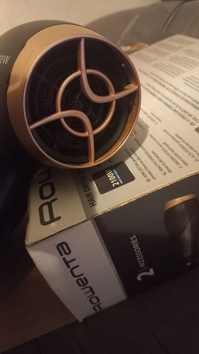 Secador Rowenda como novo