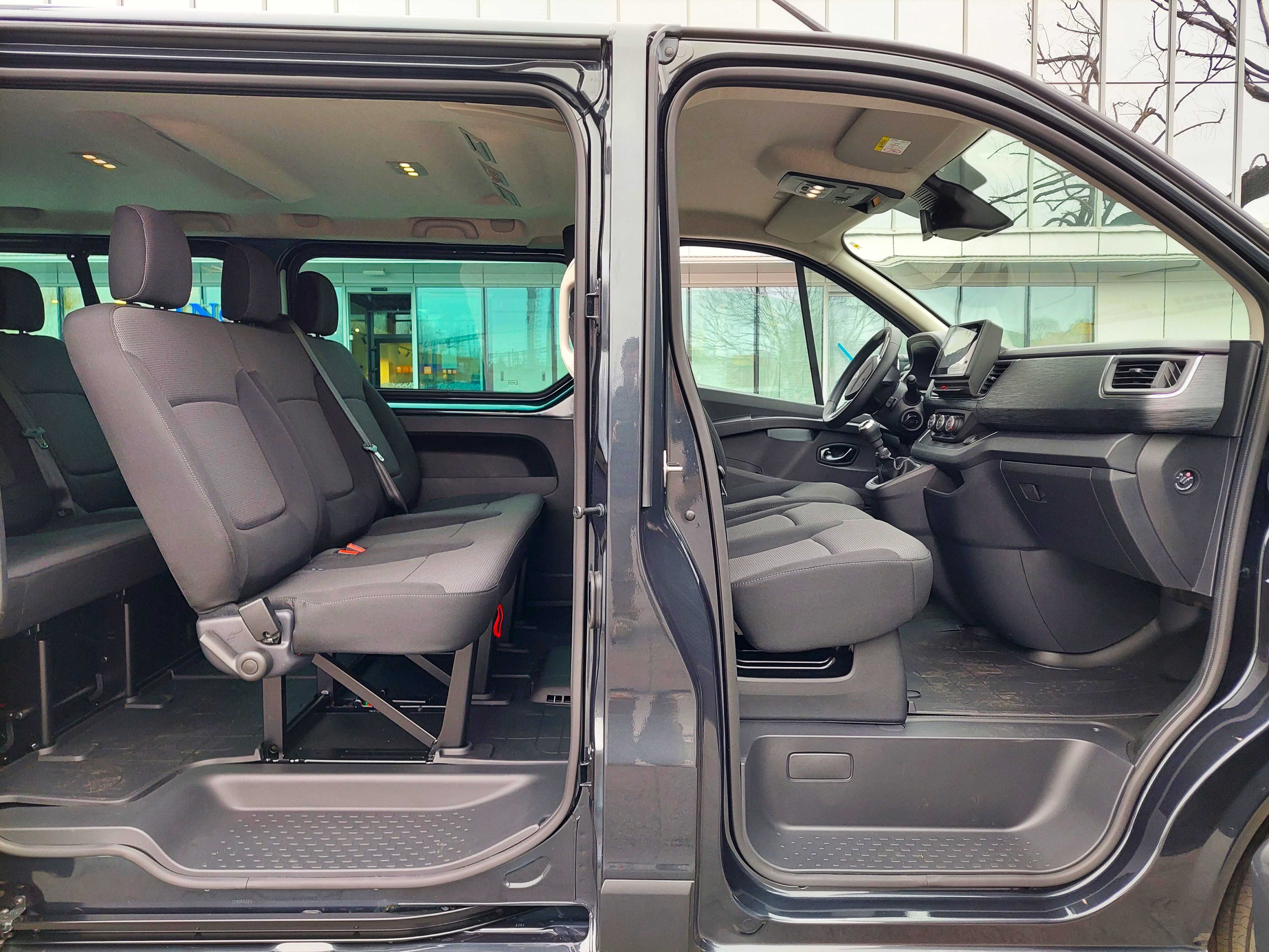 Wynajem bus Renault Trafic Long - 9 osób! Winiety w cenie / hak