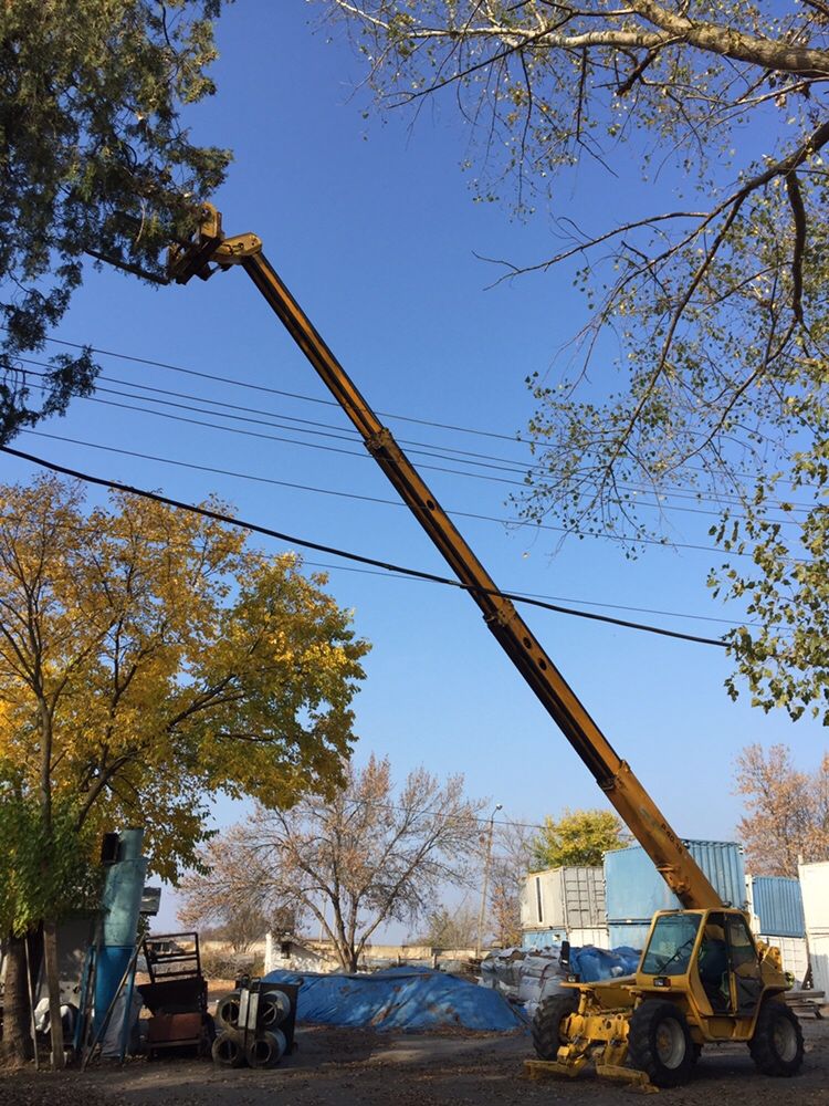 Сдам в аренду телескопический погрузчик.Вылет стрелы 16м.