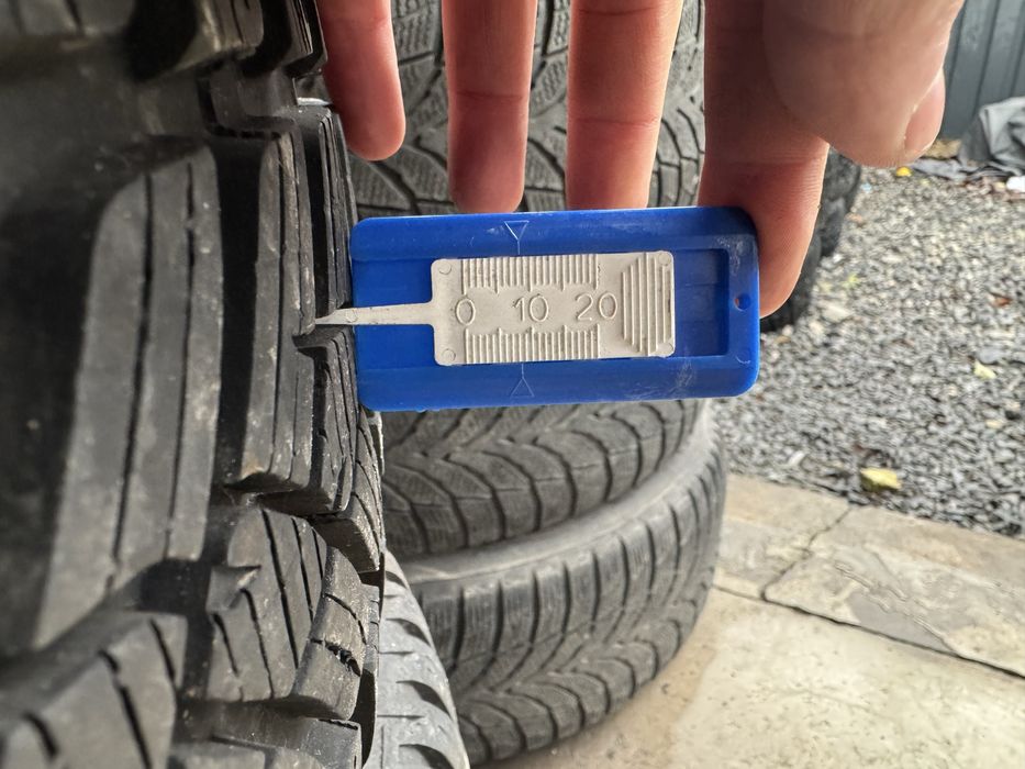 Комплект коліс на залізних дисках Volkswagen 215/60R16