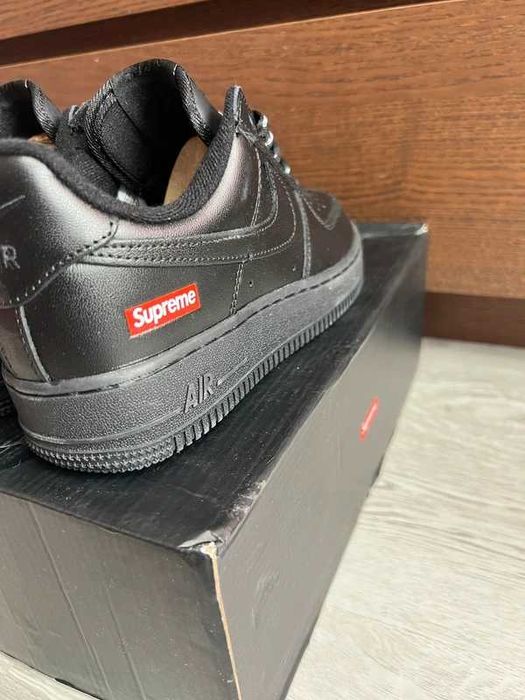 Buty Trampk Nike Air Force 1 Low Supreme Black R.38.5