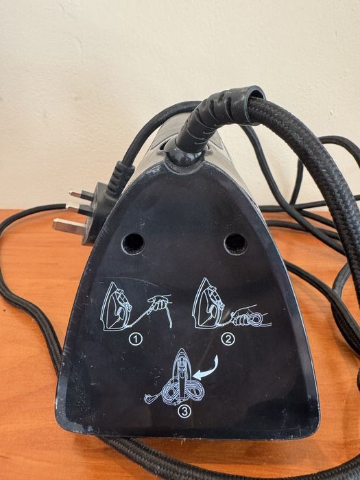 Żelazko z angielskim wtykiem – długi kabel 3,5 m