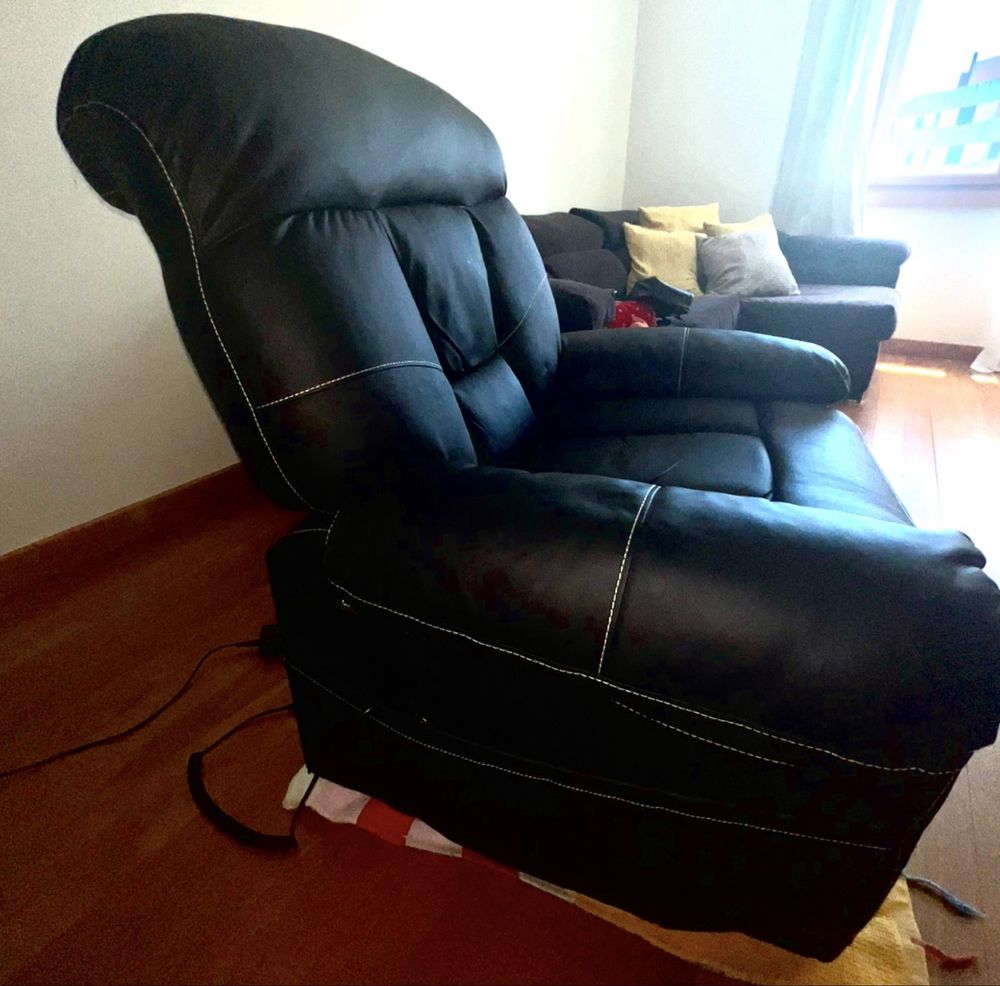 Cadeirão ou Poltrona elevatória com sistema electrico
