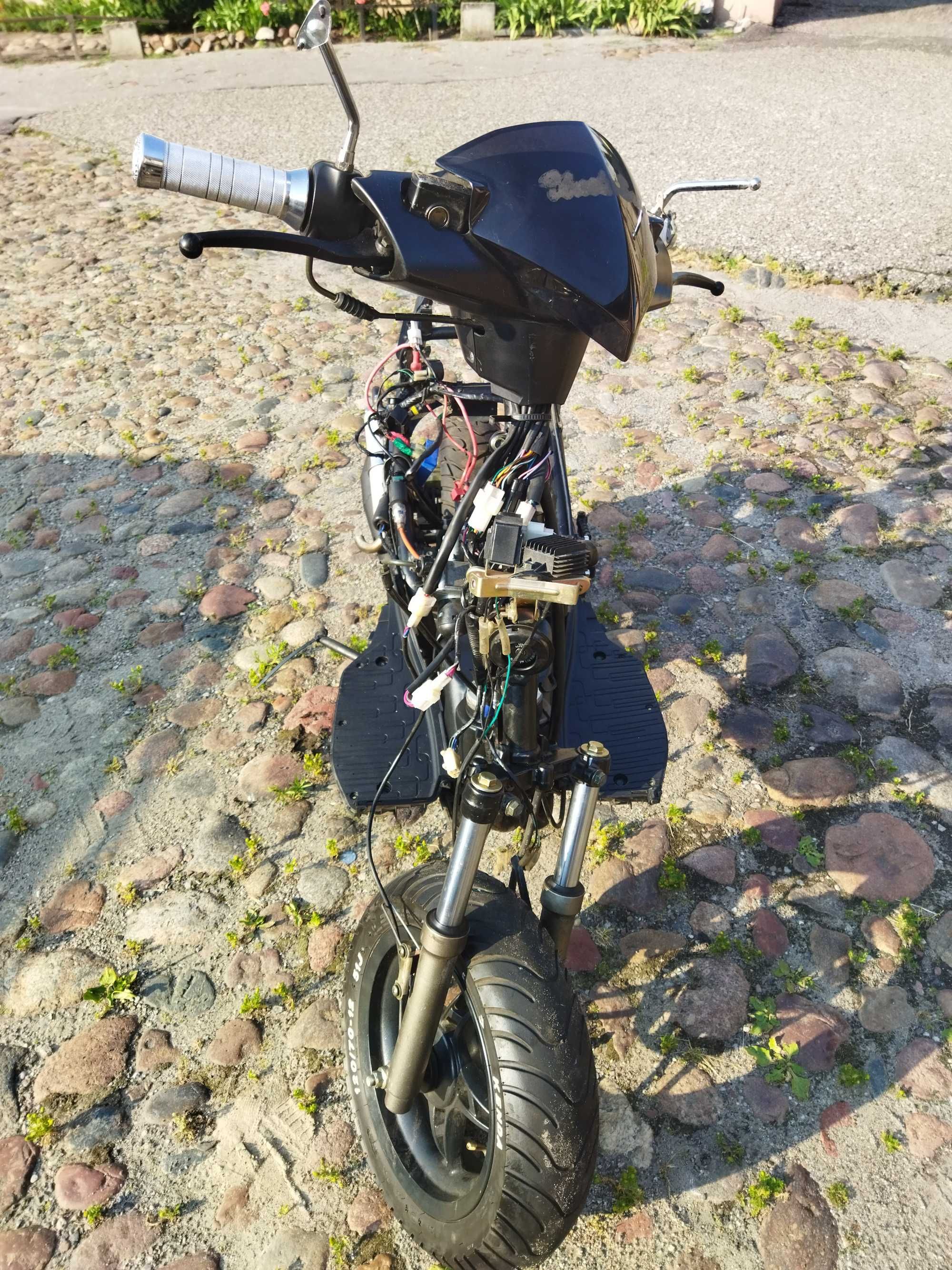 Częśći Benelli Quattro XJ49x  rok 2015 Rama plastyki koła lagi lampy