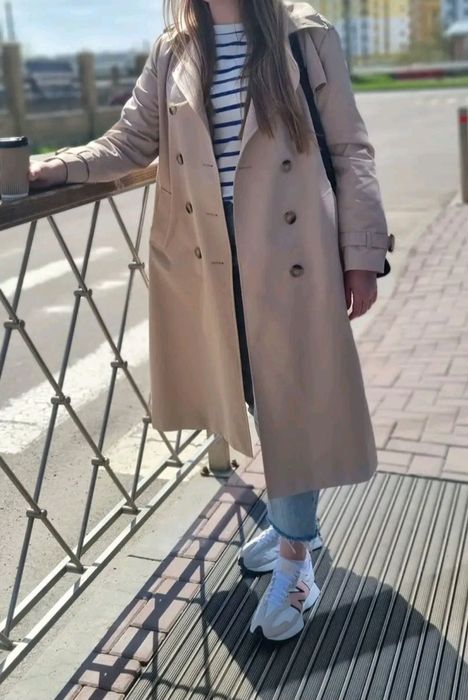 Плащ  в чудовому стані 50р