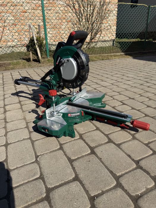 Торцовка станок торцева пила нова PARKSIDE PZKS 2000 A1