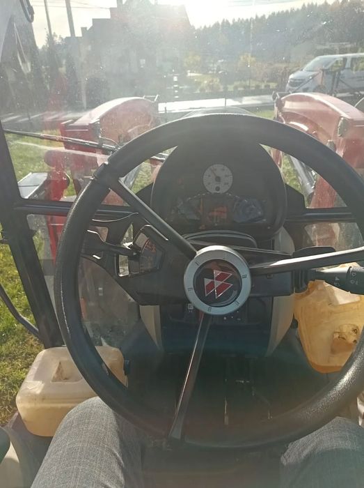 Massey Ferguson MF 5711  Ciągnik Massey Ferguson