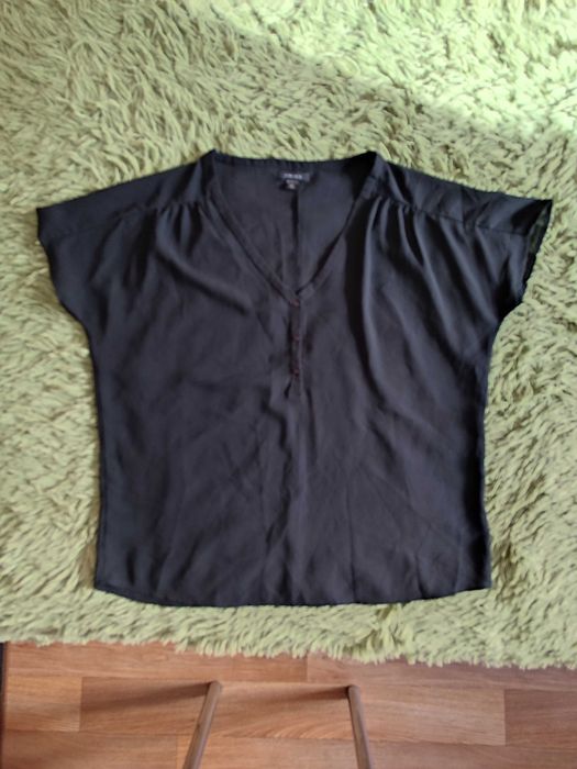 Жіночі футболки, футболки-топи, блузи, малі і великі.