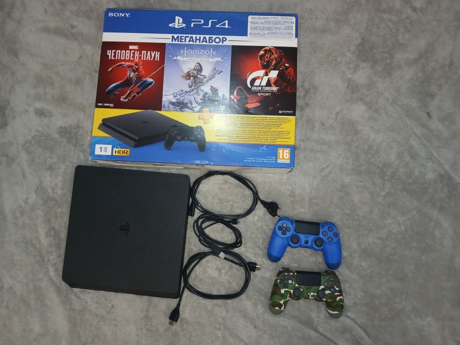 Продам playstation 4 slim на 1tb 2020 року повний комплект
