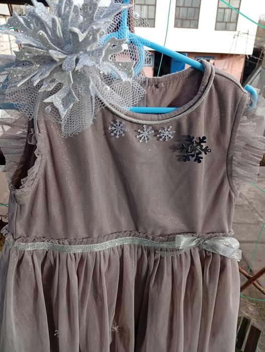 Сукня Сніжинка плаття на дівчинку  5-6 років