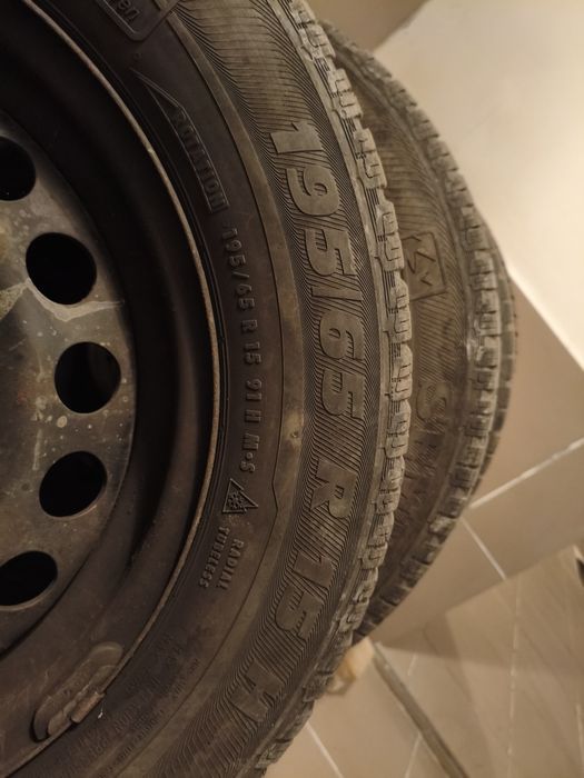 Комплект зимових шин 195/65 R15 з дисками 5*112 VW Vag