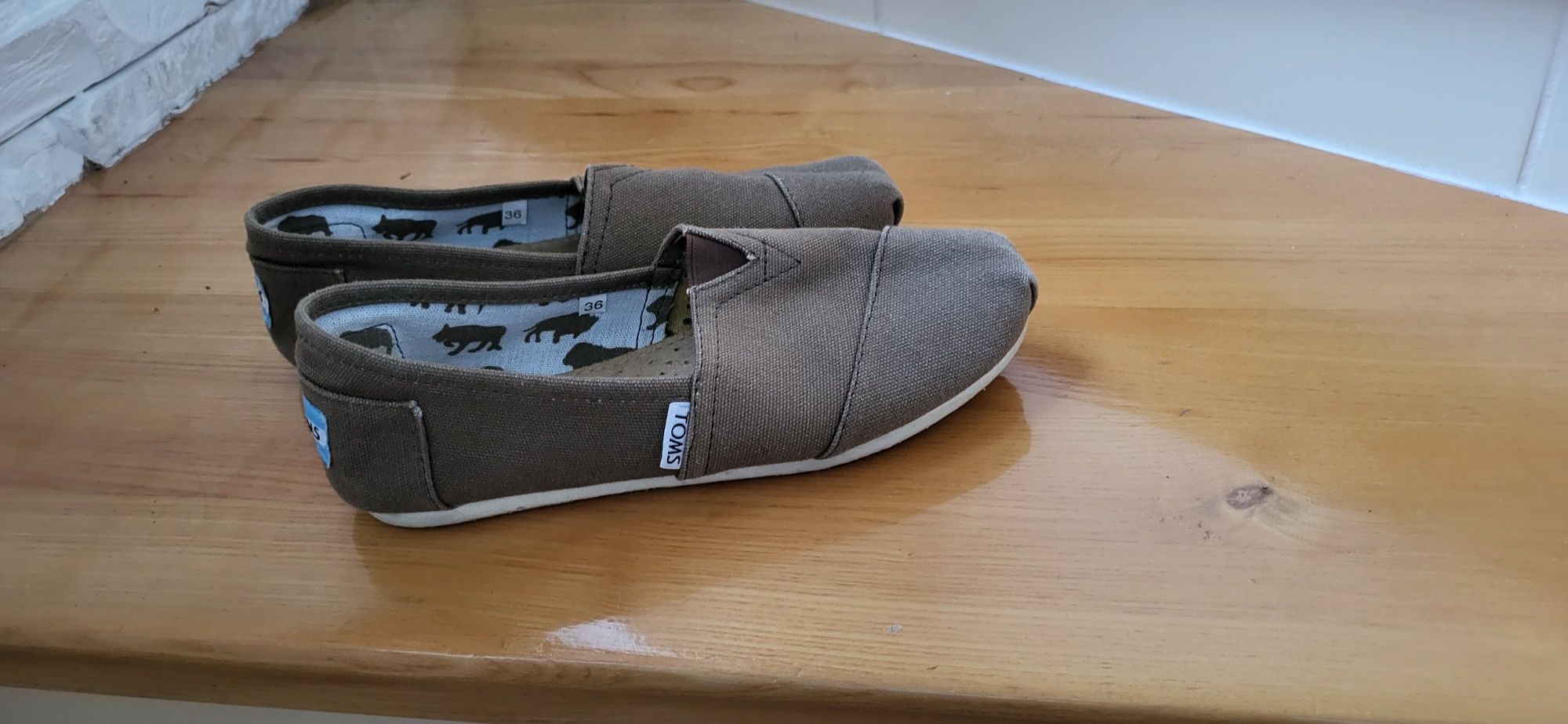 Sprzedam buty TOMS