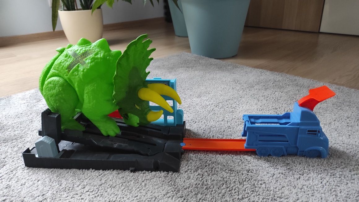 Hot wheels triceratops