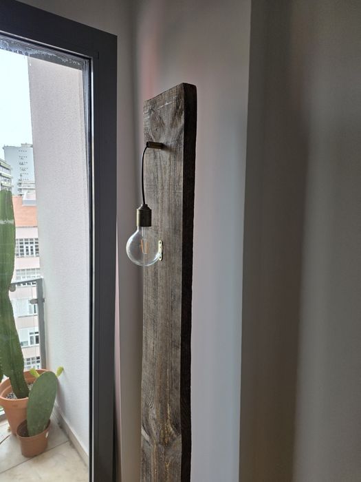 Candeeiro de pé madeira artesanal