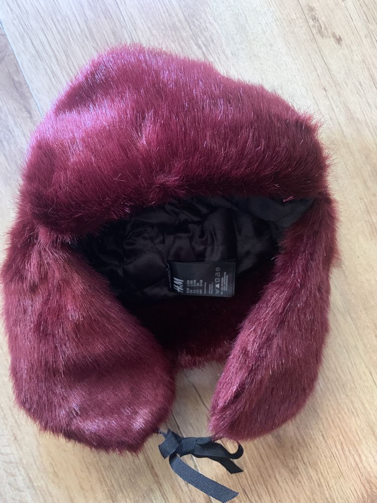 Futerkowa czapka H&M