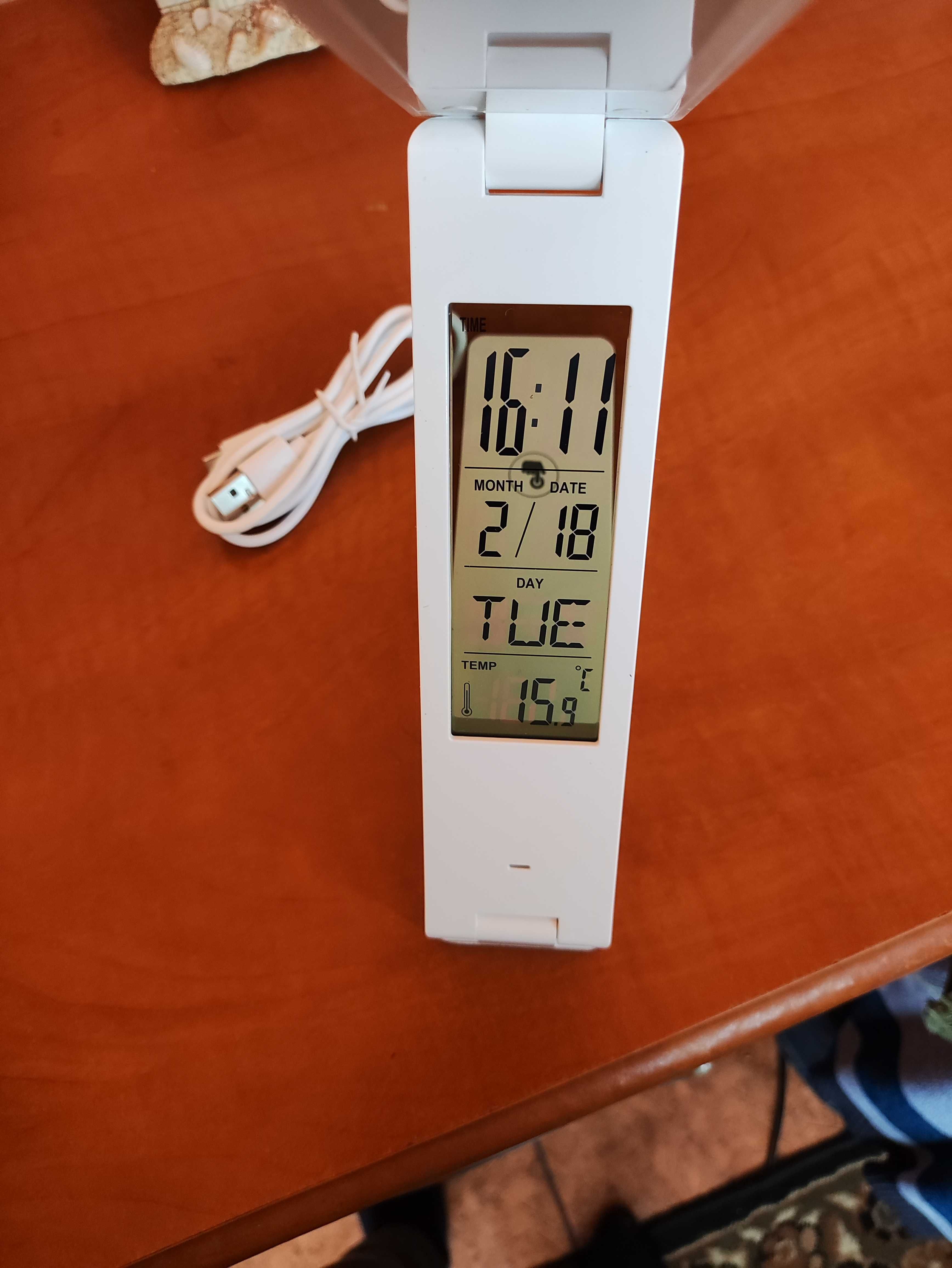 lampka na biurko veracomp z zegarkiem datą i temperaturą