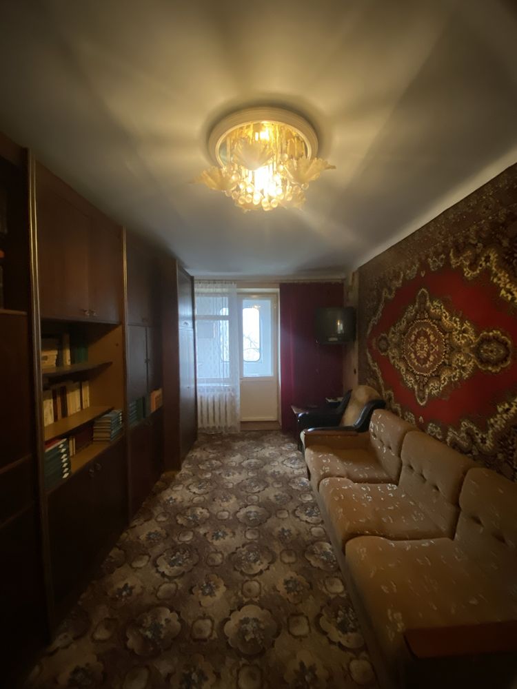 Продам 2-х комнатную квартиру с АГВ на пр.Мира в жилом состоянии!!!