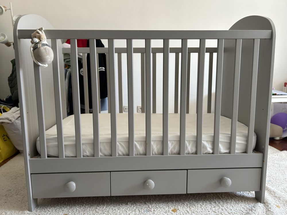 Cama de bebé IKEA