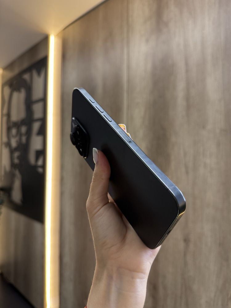 IPHONE 16Pro Max 256 Black Titanium Neverlock Костюшка,5 IGRAND