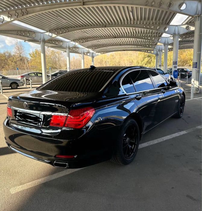 Продам BMW F01 740IL