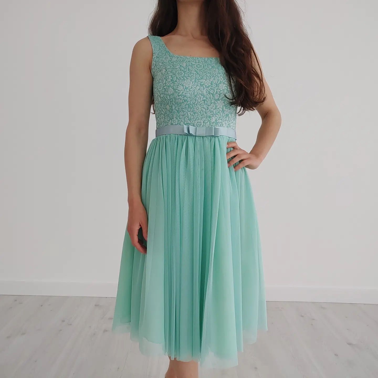 Vestido formal verde-água com saia tule, tamanho XS, usado 1X