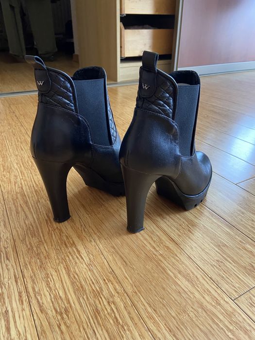 Czarne botki Wojas na obcasie - rozmiar 40