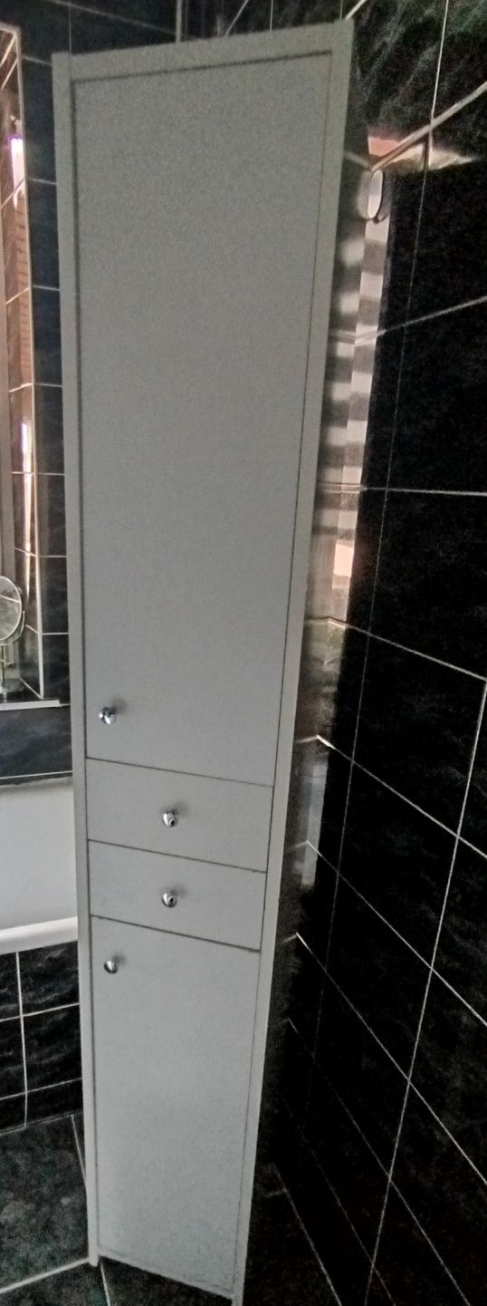 Słupek łazienkowy, szafka łazienkowa