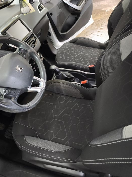 Peugeot 2008 pure tech (2018) 1.2 benzyna z polskiego salonu