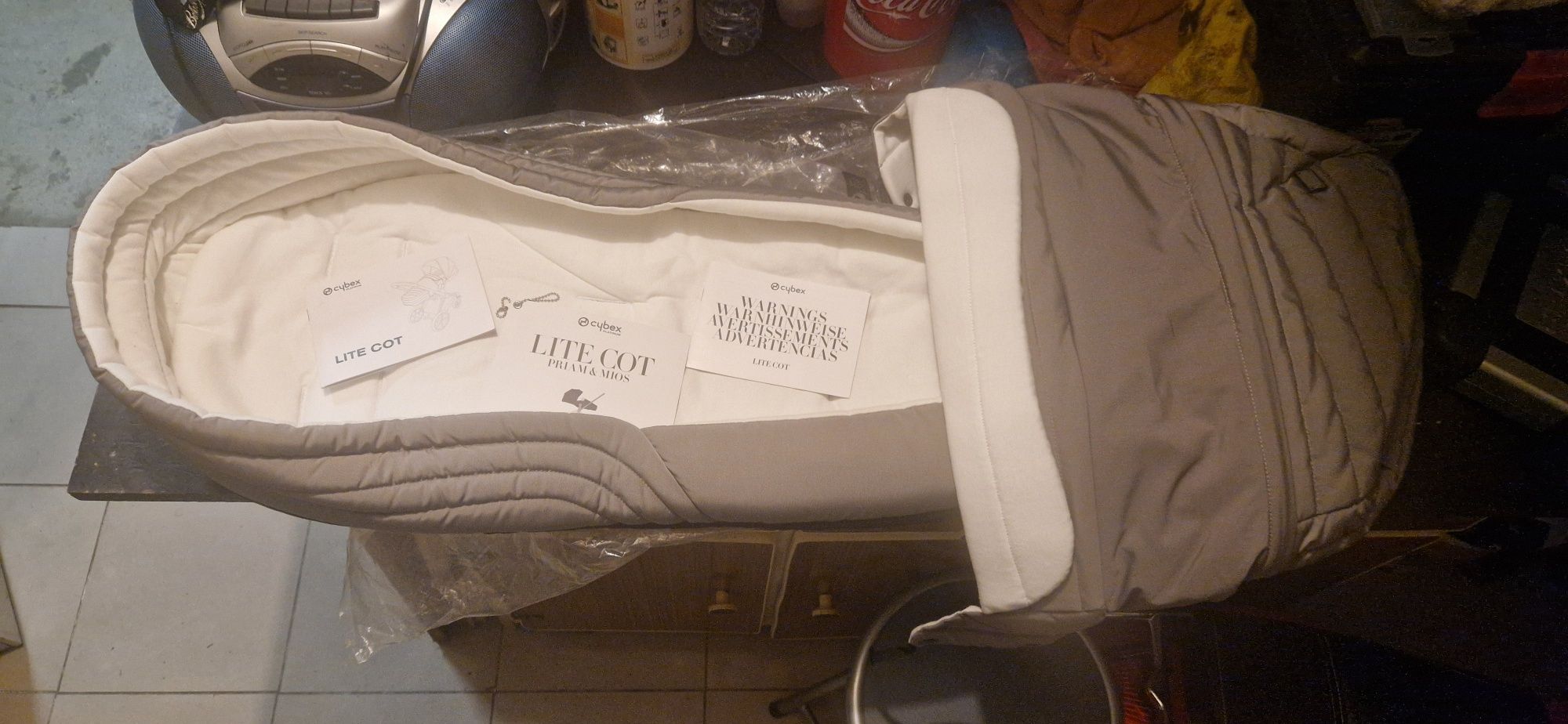 Lite cot cinzento