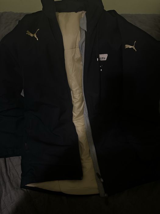 Осіння куртка PUMA оригінал L розмір