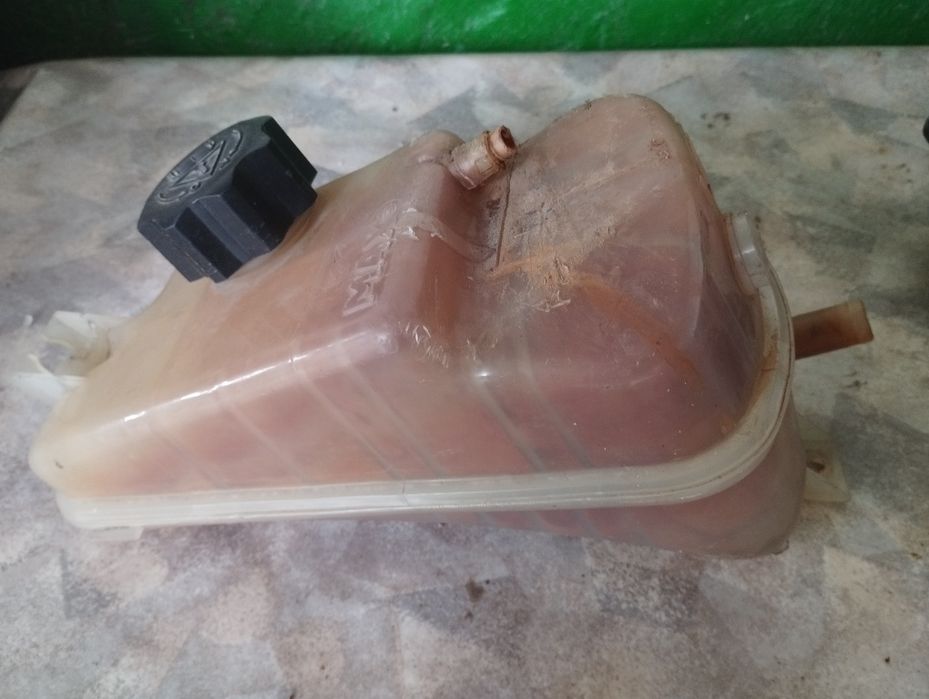 Розширювальний бачок системи охолодження Сітроен Ксара